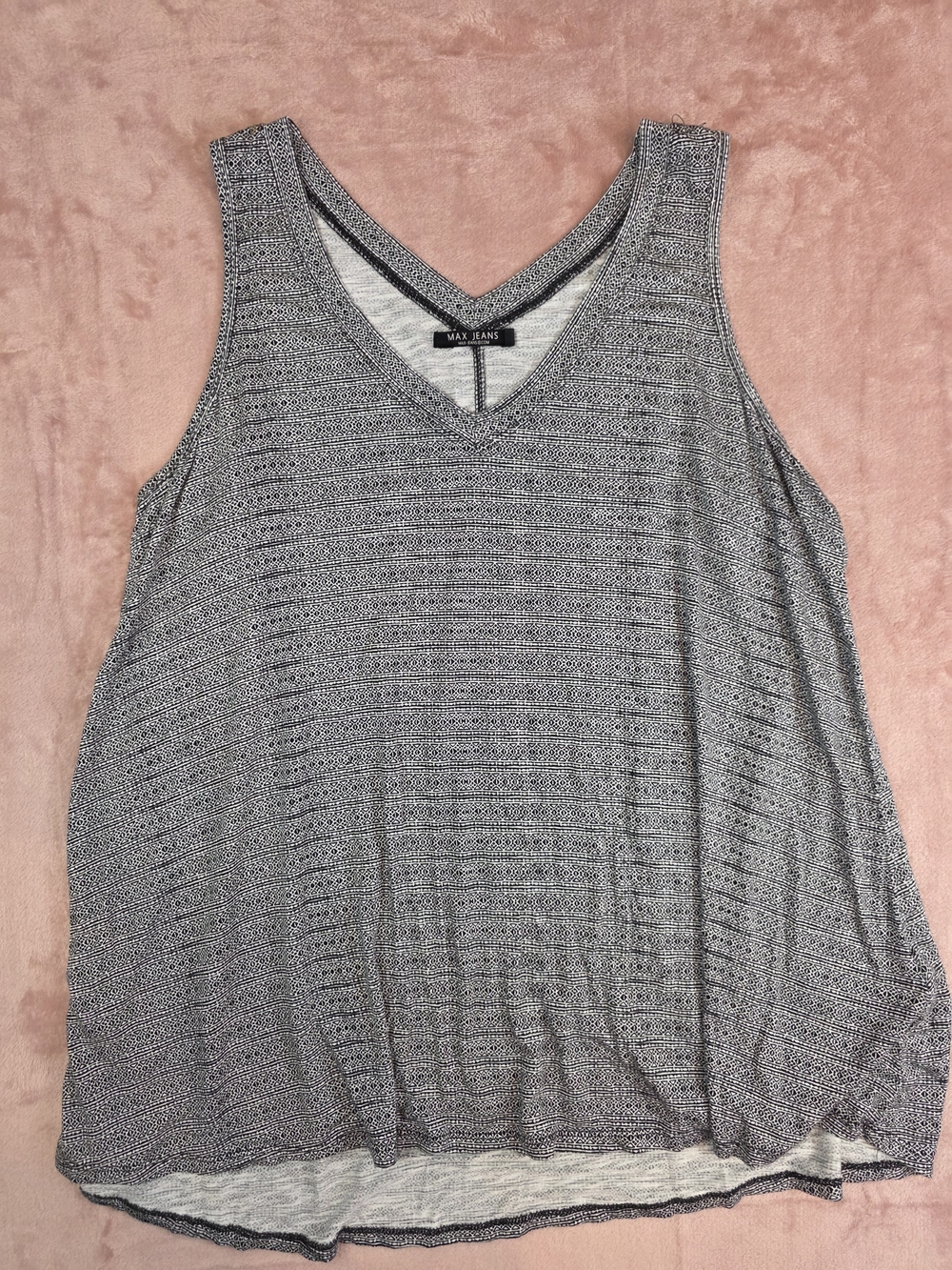 Max Jeans Women's Gray V-Neck Sleeveless Top
